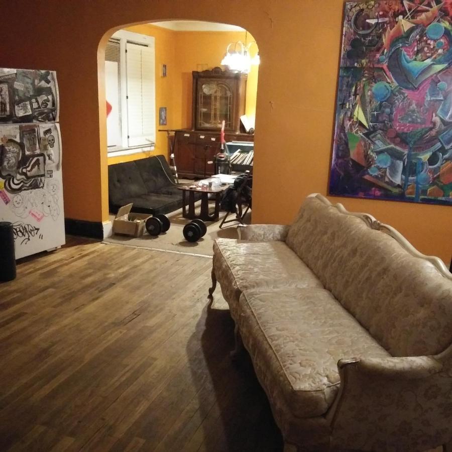 Art House Creative Homestay *